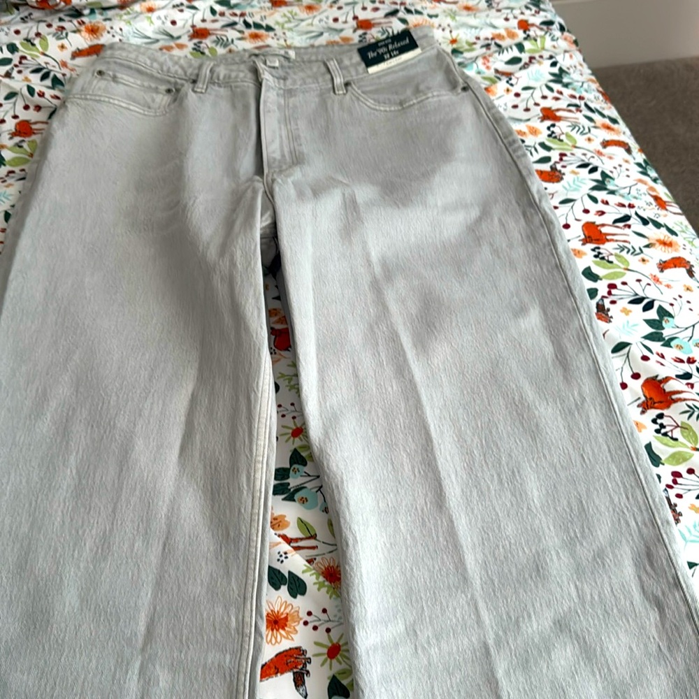 Curve love High rise relaxed jeans - Abercrombie & Fitch 
Never Worn